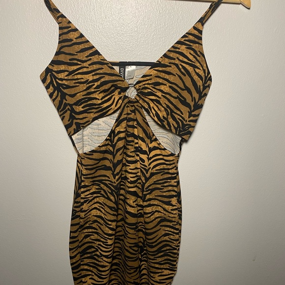 H&M Leopard mini dress - Picture 1 of 2